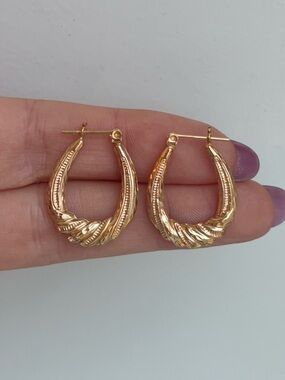 14k Vintage Oval Twisted Design Hoop Earrings Yellow Gold